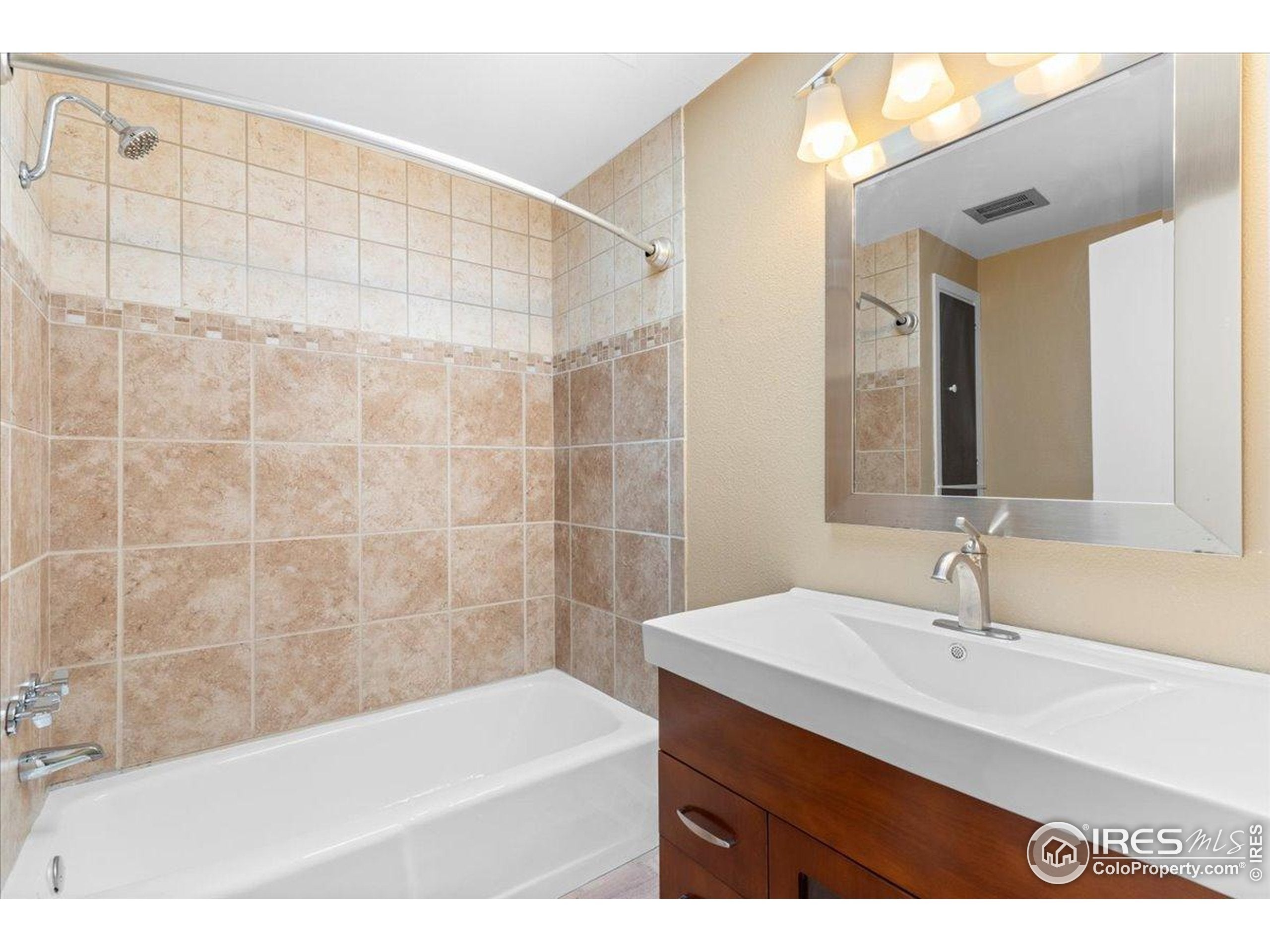 Loveland, Colorado, 80538, United States, 5 Bedrooms Bedrooms, ,1 BathroomBathrooms,Residential,For Sale,1988384