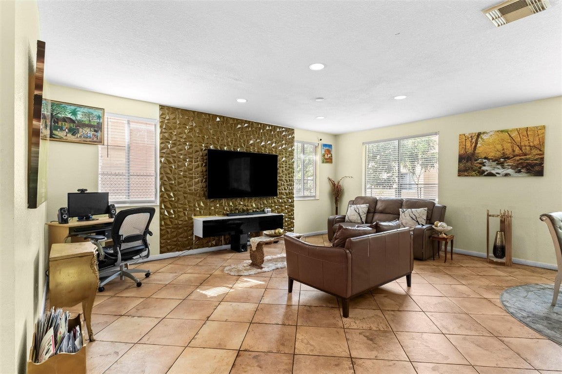 Miami Gardens, Florida, 33169, United States, 3 Bedrooms Bedrooms, ,3 BathroomsBathrooms,Residential,For Sale,1987100