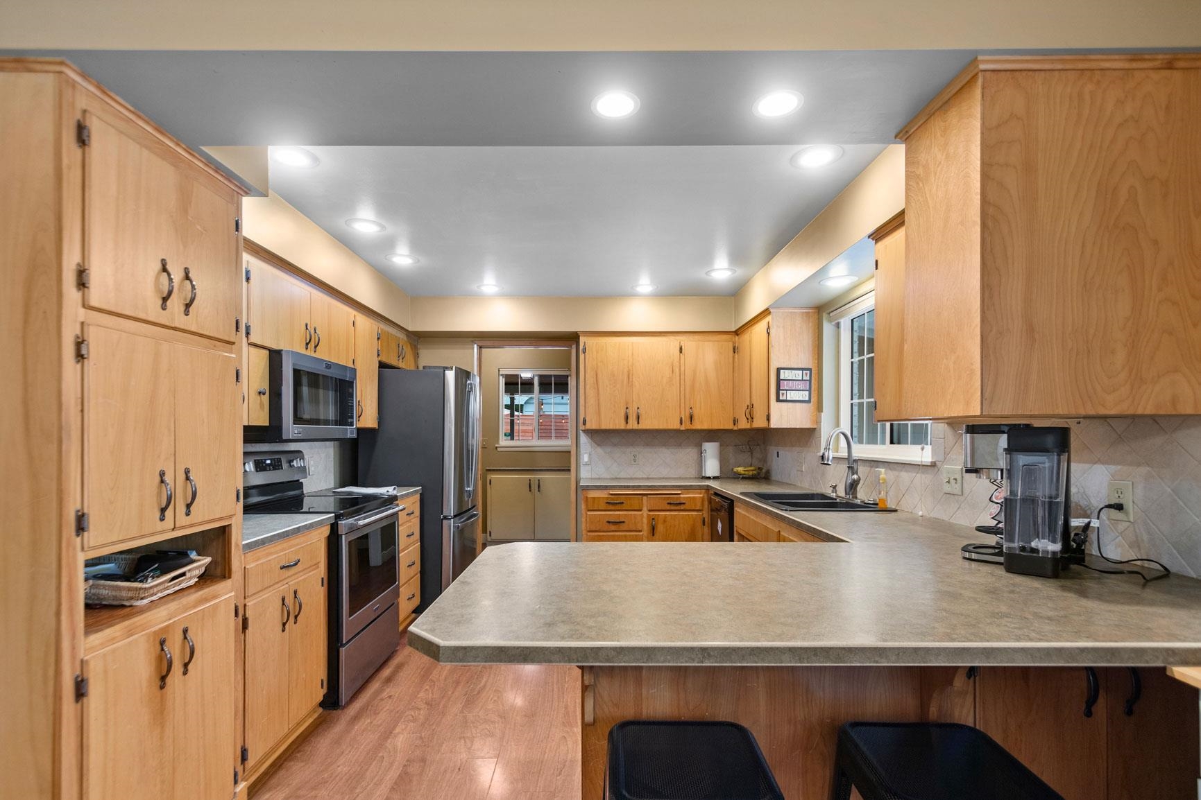 Spokane, Washington, 99218, United States, 4 Bedrooms Bedrooms, ,4 BathroomsBathrooms,Residential,For Sale,1828122