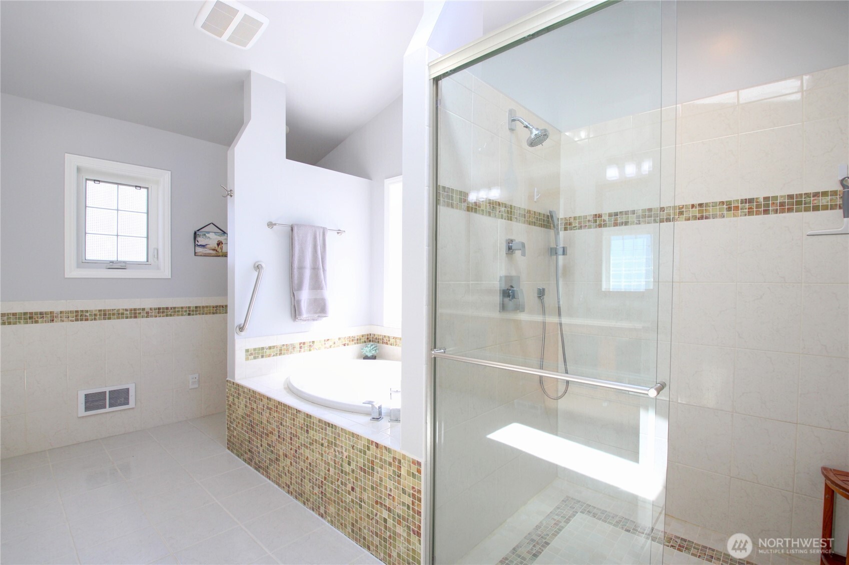 Oak Harbor, Washington, 98277, United States, 3 Bedrooms Bedrooms, ,1 BathroomBathrooms,Residential,For Sale,1897751