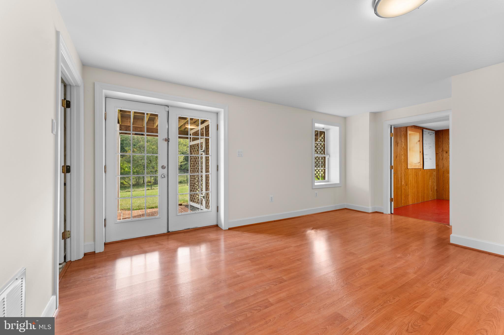 Reva, Virginia, 22735, United States, 4 Bedrooms Bedrooms, ,4 BathroomsBathrooms,Residential,For Sale,1983149