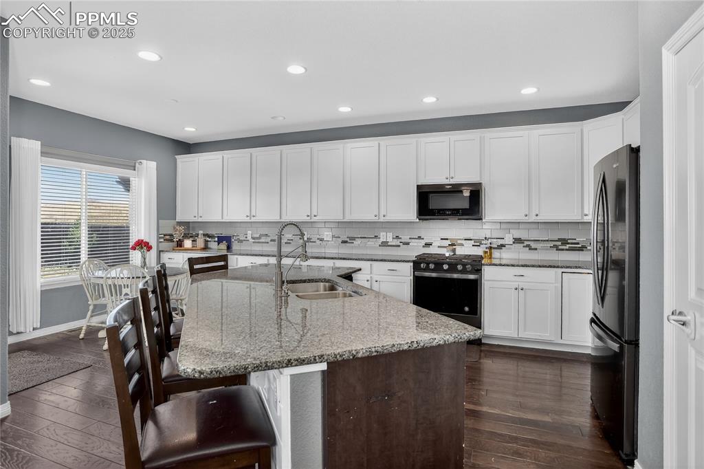 Colorado Springs, Colorado, 80925, United States, 6 Bedrooms Bedrooms, ,4 BathroomsBathrooms,Residential,For Sale,1994847