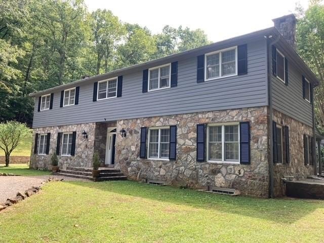 Hiawassee, Georgia, 30546, United States, 3 Bedrooms Bedrooms, ,4 BathroomsBathrooms,Residential,For Sale,1981335