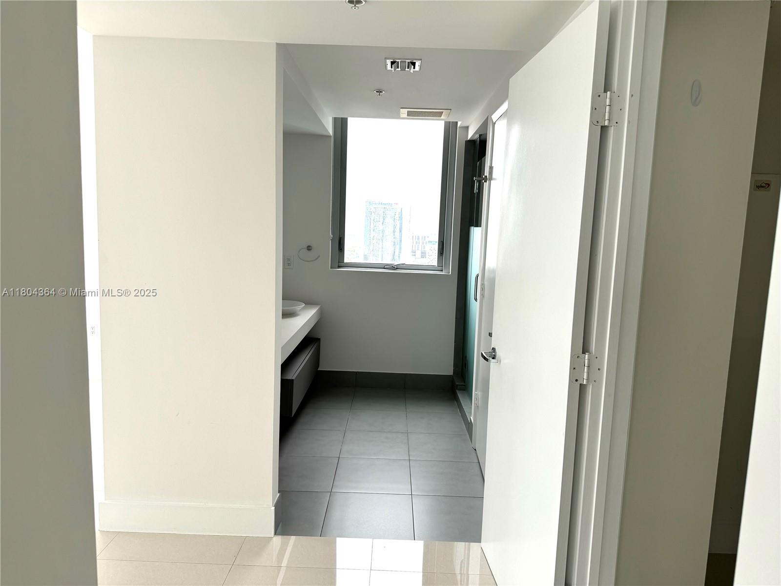Miami, Florida, 33130, United States, 2 Bedrooms Bedrooms, ,3 BathroomsBathrooms,Residential,For Sale,1849897