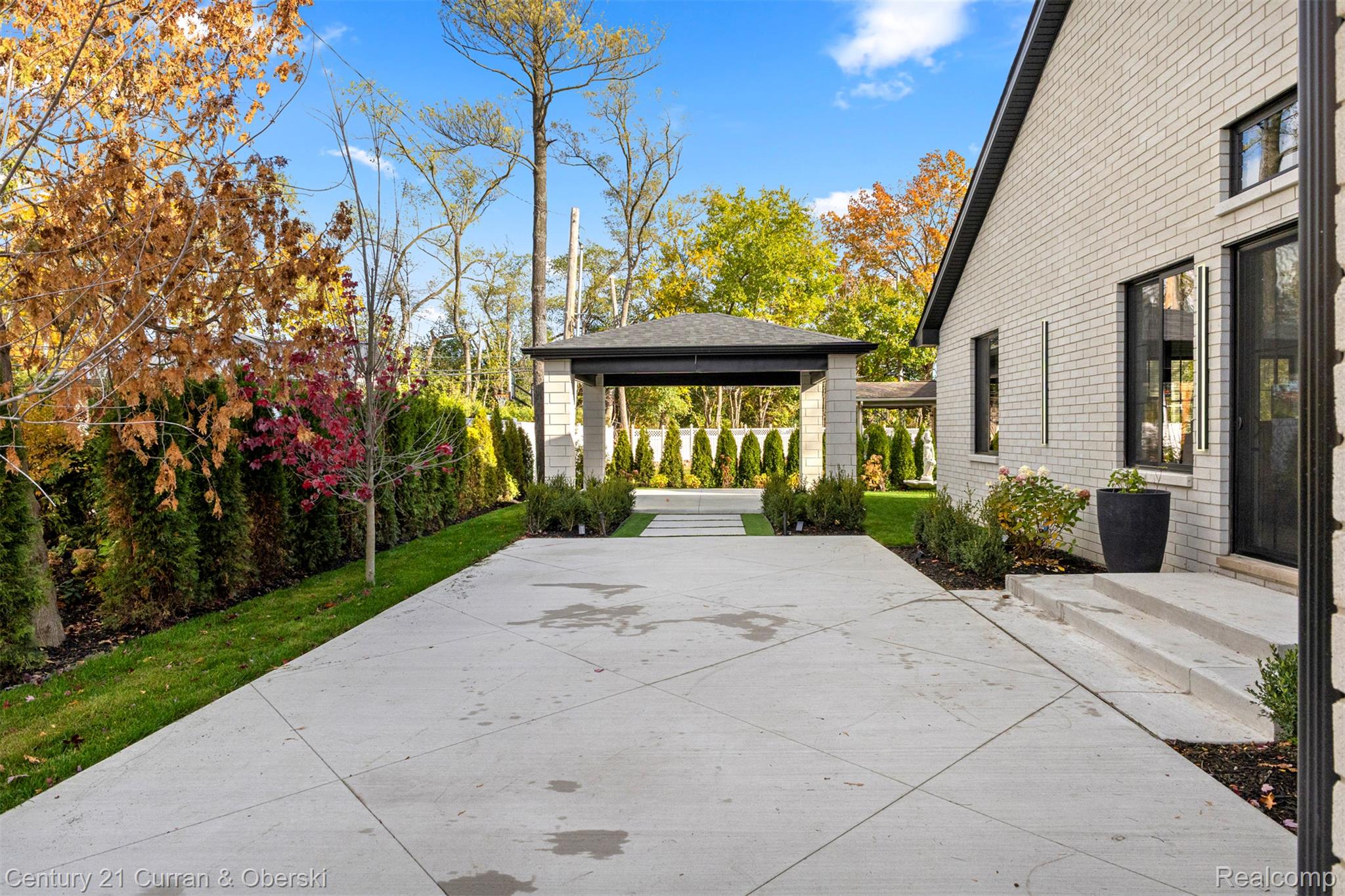 Dearborn, Michigan, 48128, United States, 5 Bedrooms Bedrooms, ,5 BathroomsBathrooms,Residential,For Sale,2030794