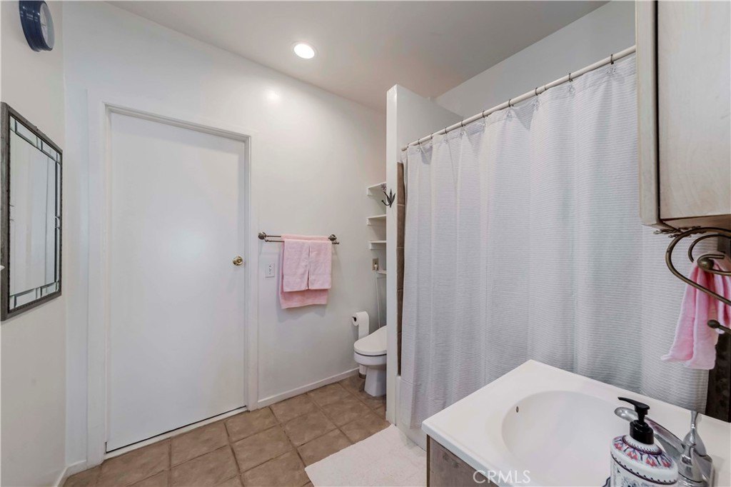 1520 S New Hampshire Avenue, Los Angeles, California, 90006, United States, 2 Bedrooms Bedrooms, ,1 BathroomBathrooms,Residential,For Sale,1520 S New Hampshire Avenue,1599966