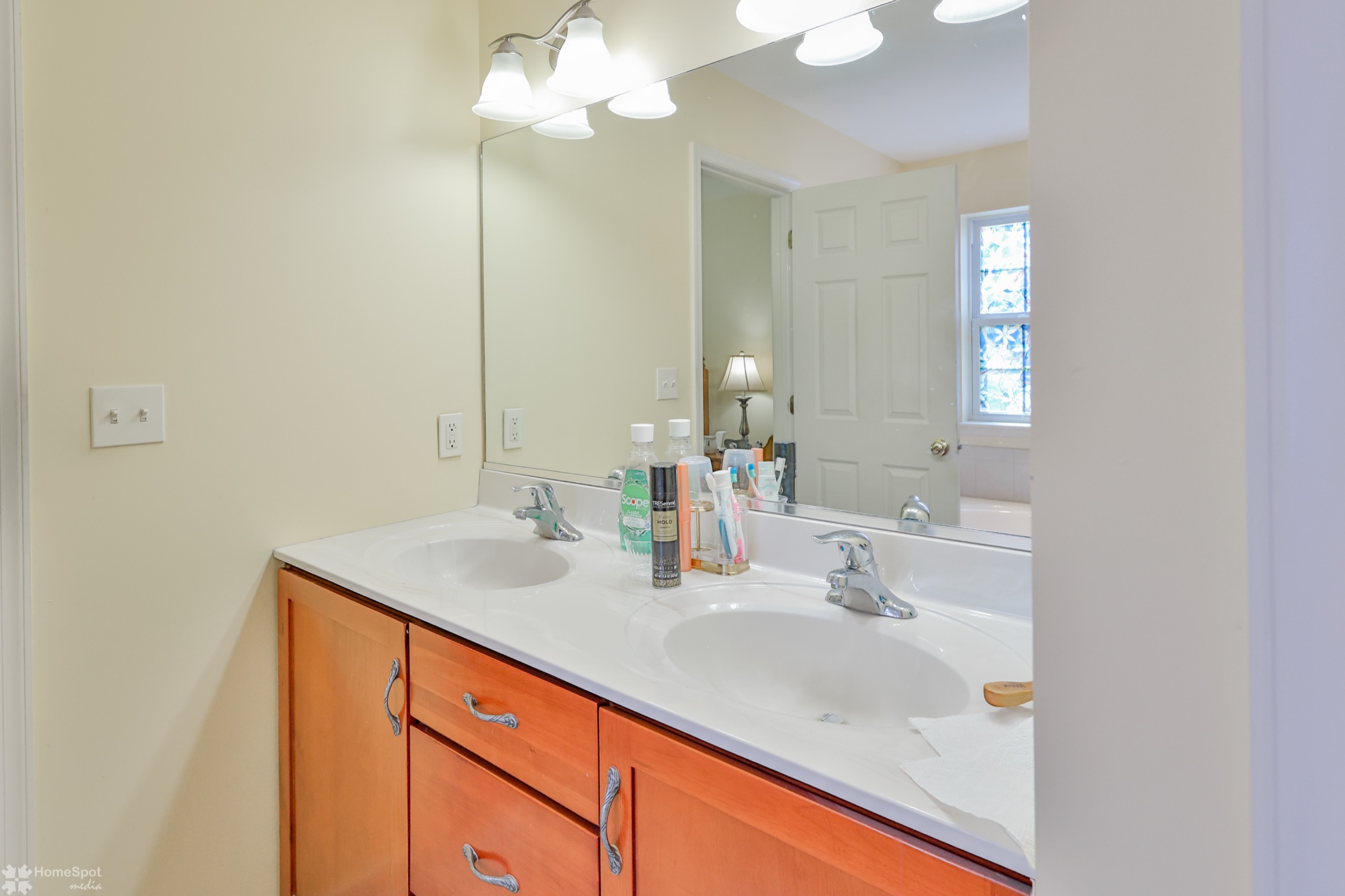 Allentown, Pennsylvania, 18104, United States, 4 Bedrooms Bedrooms, ,3 BathroomsBathrooms,Residential,For Sale,1937025