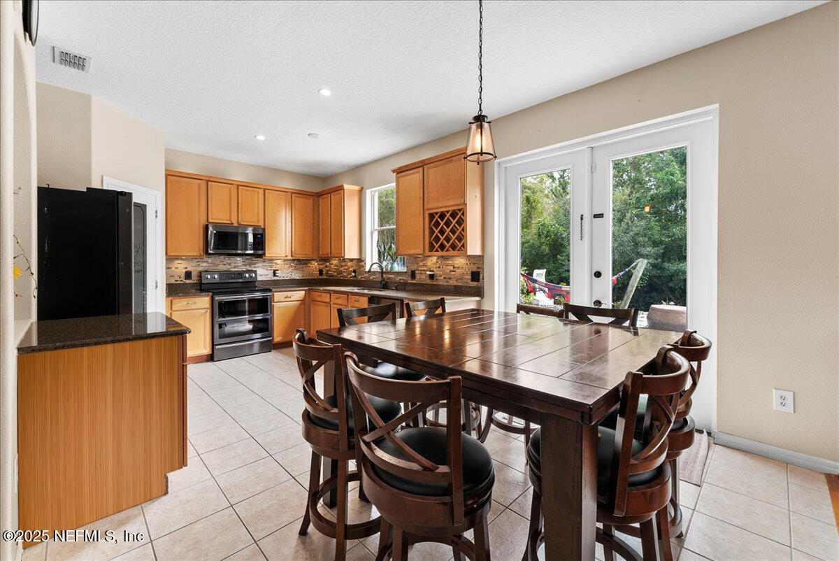 Orlando, Florida, 32825, United States, 3 Bedrooms Bedrooms, ,3 BathroomsBathrooms,Residential,For Sale,1975410