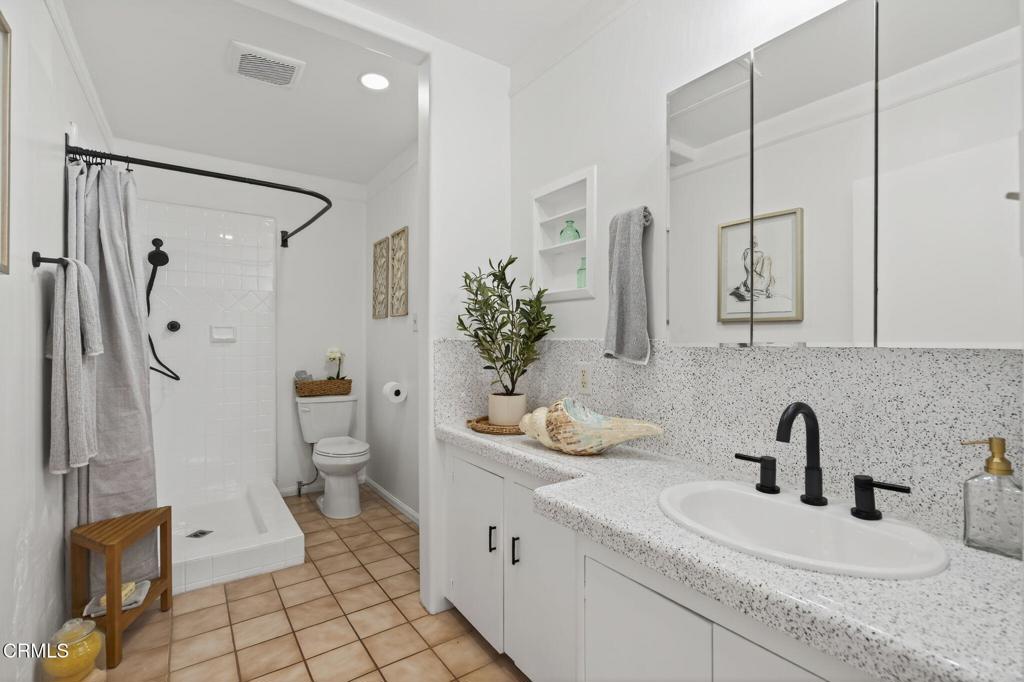 Ojai, California, 93023, United States, 4 Bedrooms Bedrooms, ,3 BathroomsBathrooms,Residential,For Sale,1989164