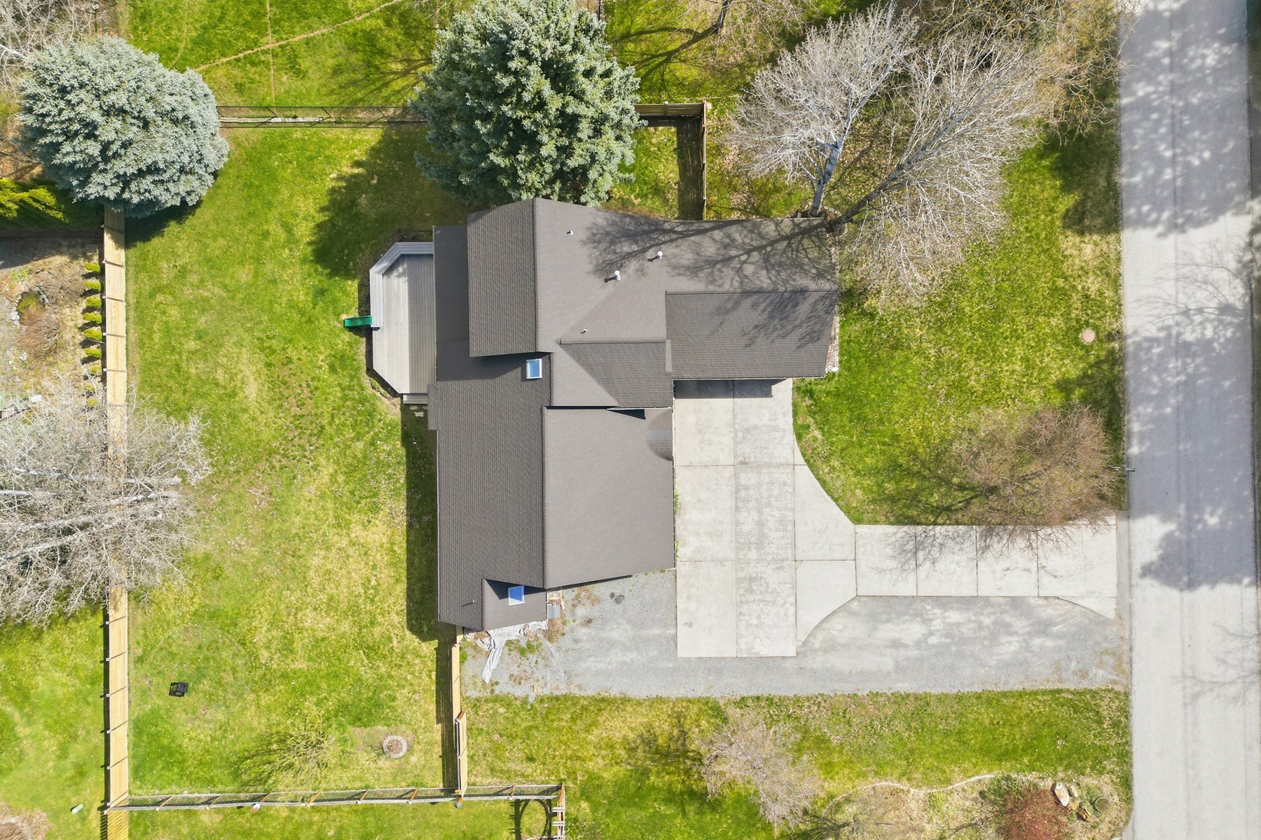  611 Ponder Point Dr - 物件實景