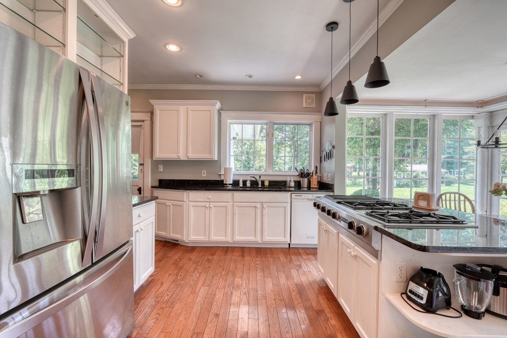 Andrews, North Carolina, 28901, United States, 5 Bedrooms Bedrooms, ,4 BathroomsBathrooms,Residential,For Sale,1912195