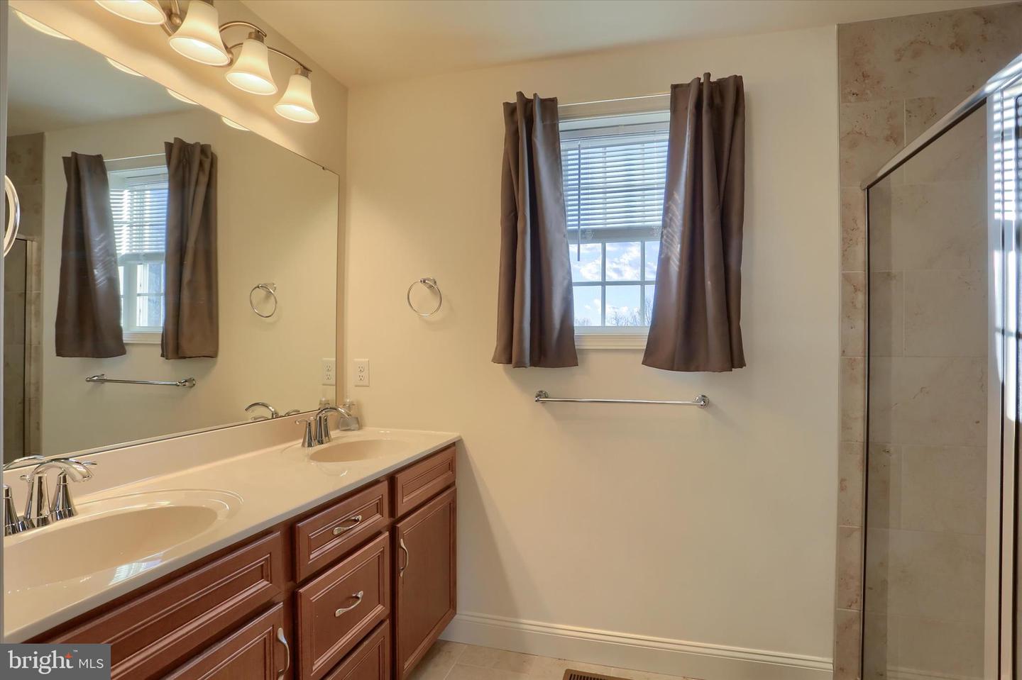 Etters, Pennsylvania, 17319, United States, 5 Bedrooms Bedrooms, ,4 BathroomsBathrooms,Residential,For Sale,1992939