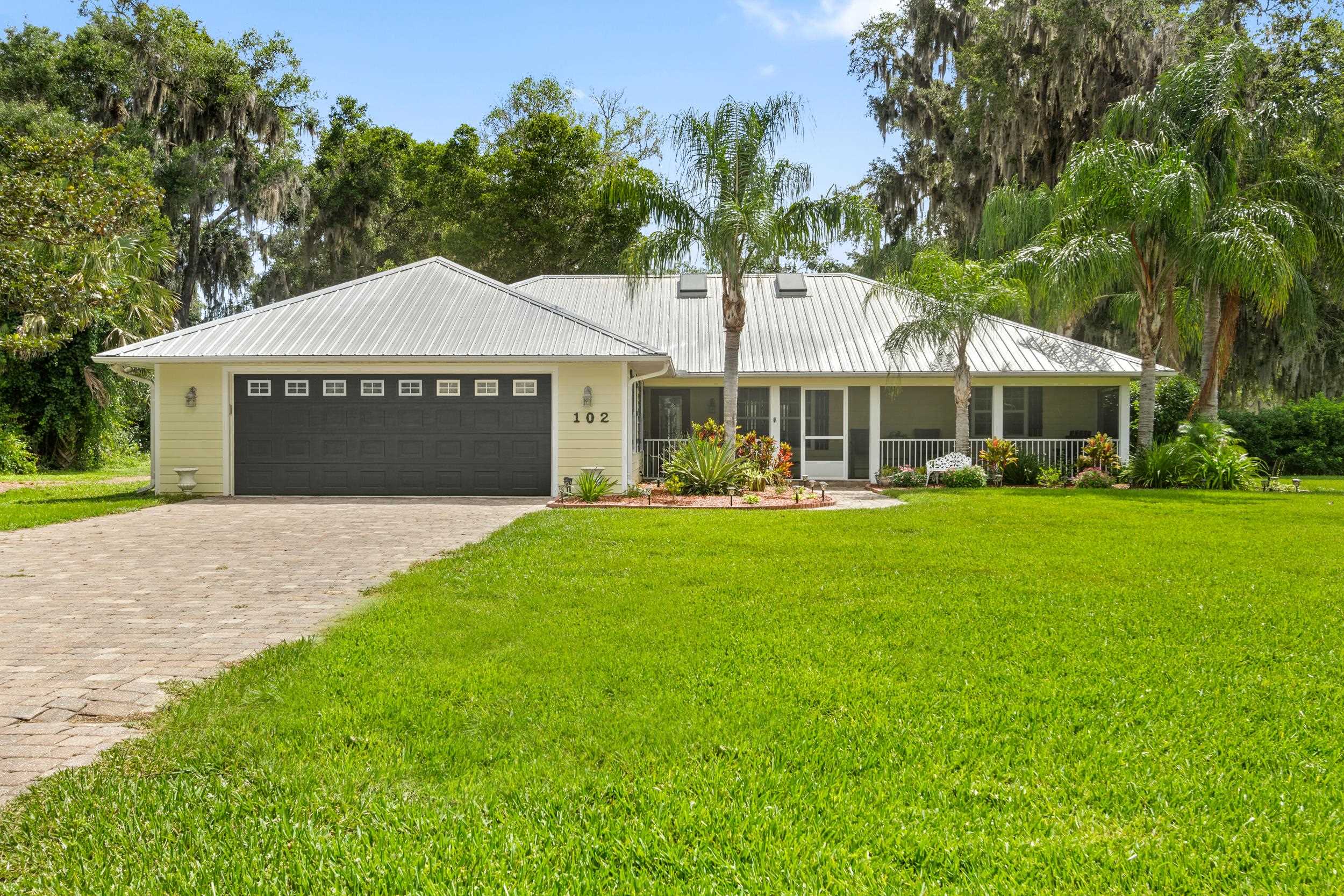 East Palatka, Florida, 32131, United States, 3 Bedrooms Bedrooms, ,2 BathroomsBathrooms,Residential,For Sale,1983358