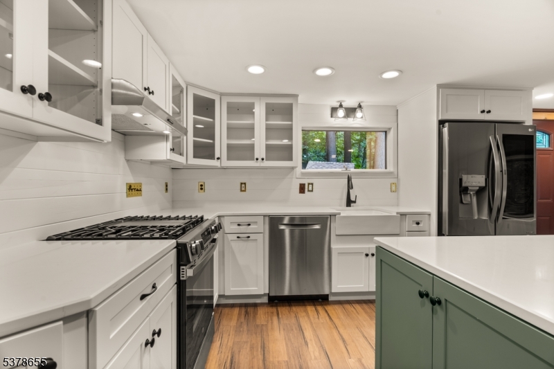 Lebanon Twp., New Jersey, 08826, United States, 3 Bedrooms Bedrooms, ,2 BathroomsBathrooms,Residential,For Sale,1972672