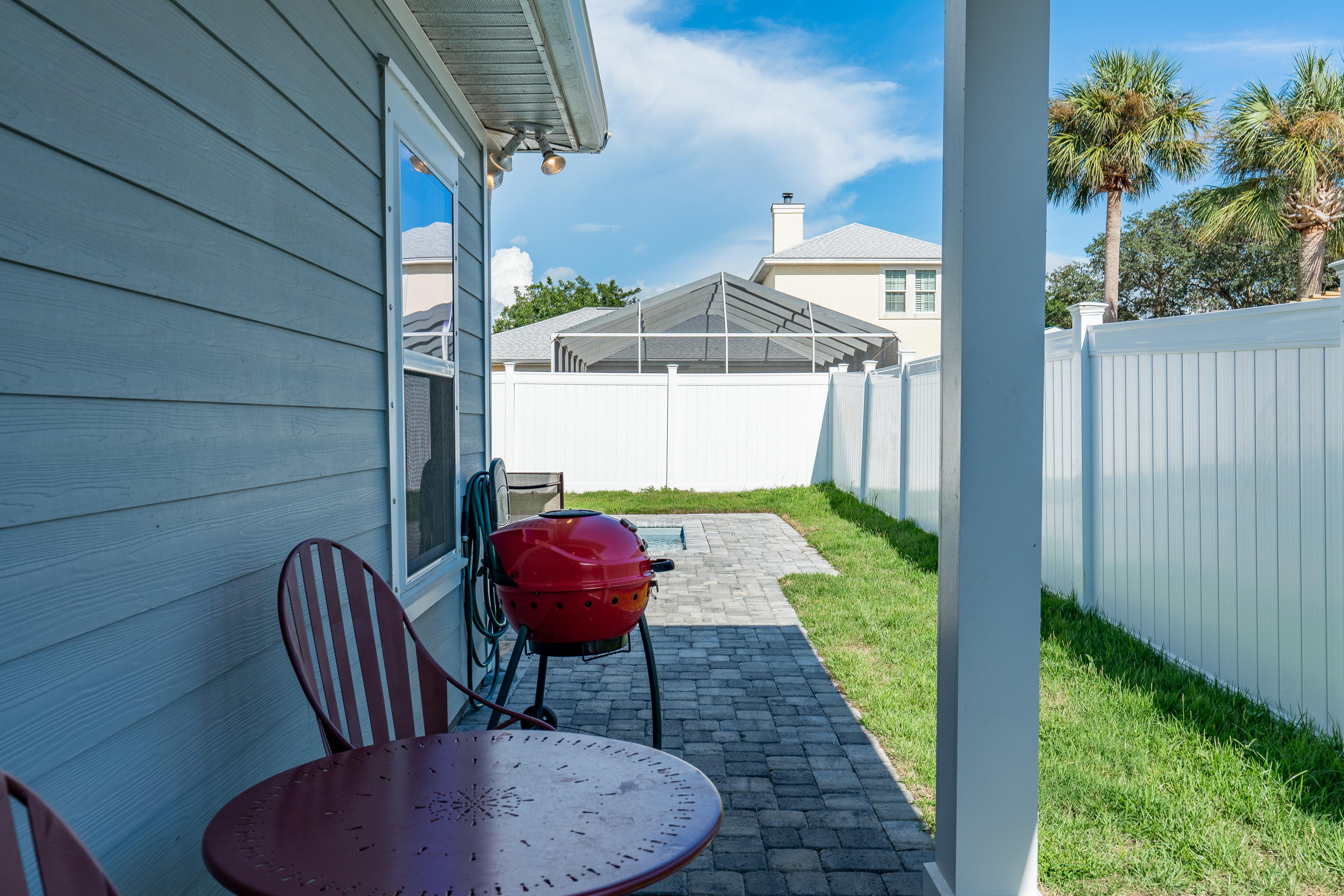  Rental-Ready Coastal Retreat with Heated Pool and No HOA - 物件實景