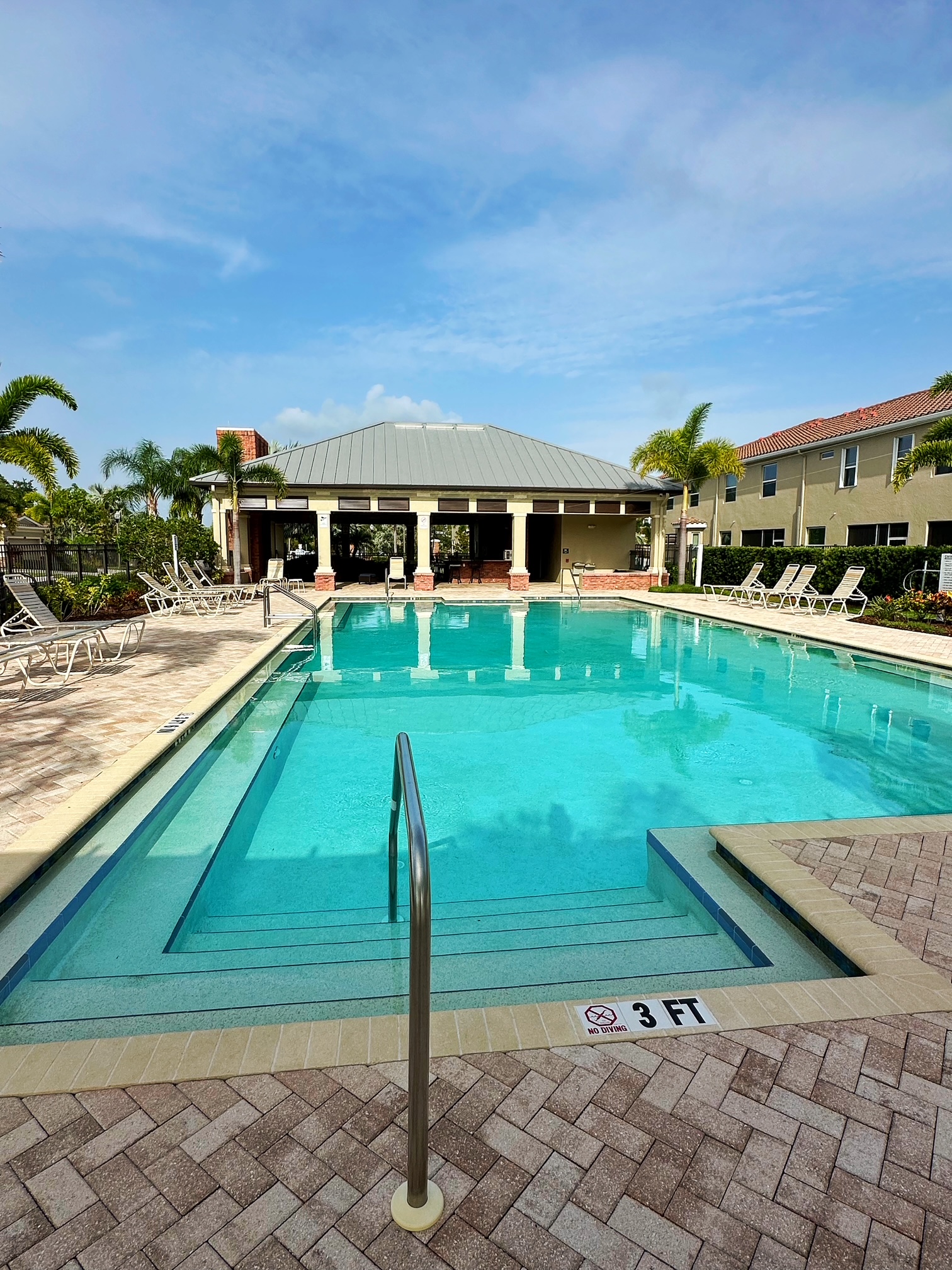 St. Petersburg, Florida, 33703, United States, 3 Bedrooms Bedrooms, ,3 BathroomsBathrooms,Residential,For Sale,1881244