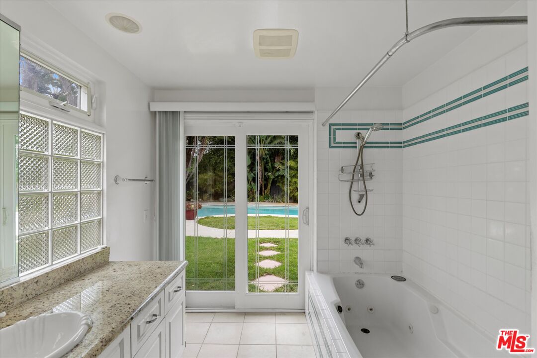 Malibu, California, 90265, United States, 4 Bedrooms Bedrooms, ,3 BathroomsBathrooms,Residential,For Sale,1859760