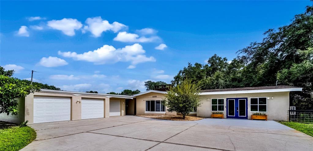 Geneva, Florida, 32732, United States, 3 Bedrooms Bedrooms, ,2 BathroomsBathrooms,Residential,For Sale,1897642