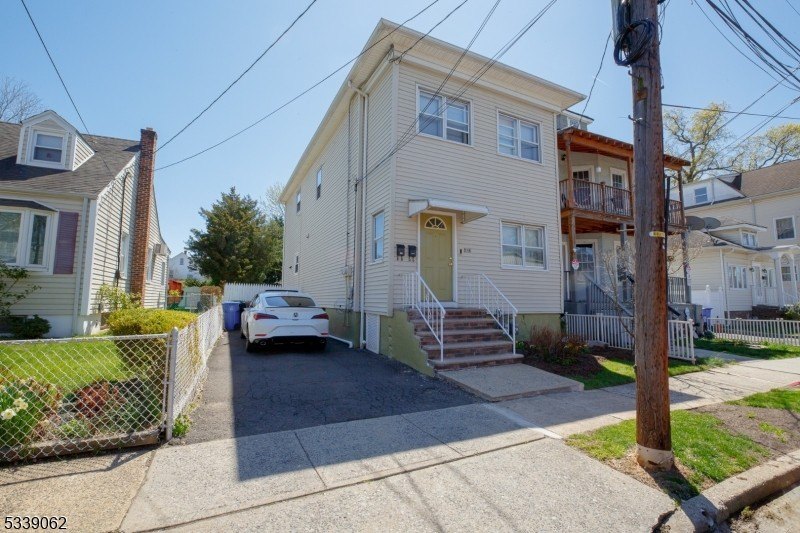 Linden City, New Jersey, 07036-2802, United States, 4 Bedrooms Bedrooms, ,2 BathroomsBathrooms,Residential,For Sale,1977001