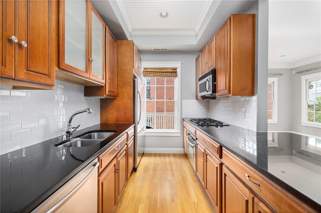 Providence, Rhode Island, 02903, United States, 2 Bedrooms Bedrooms, ,2 BathroomsBathrooms,Residential,For Sale,1868590