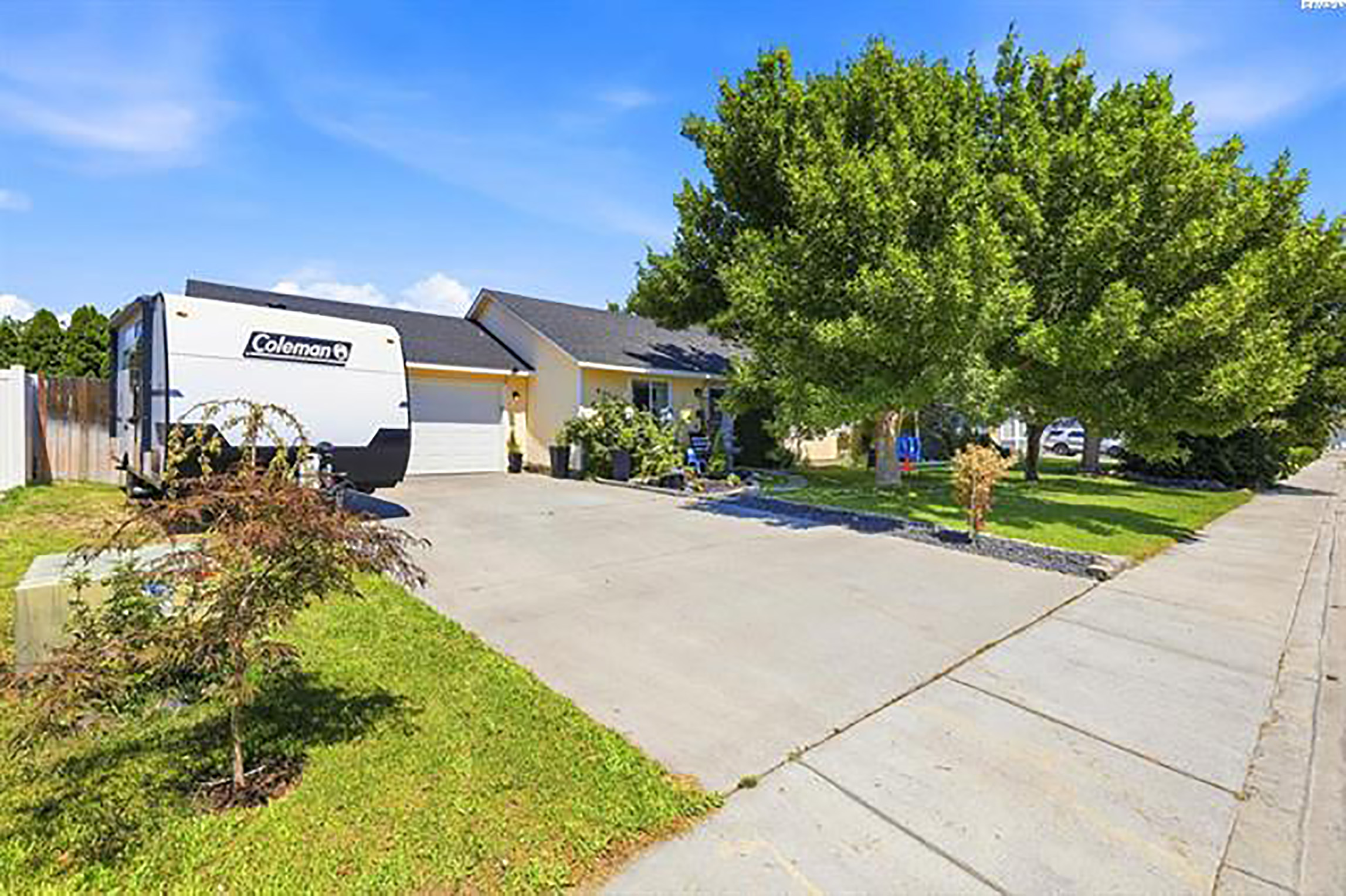  Wonderful 3 Bed Home RV /Boat Parking, Fully Fenced - 物件實景