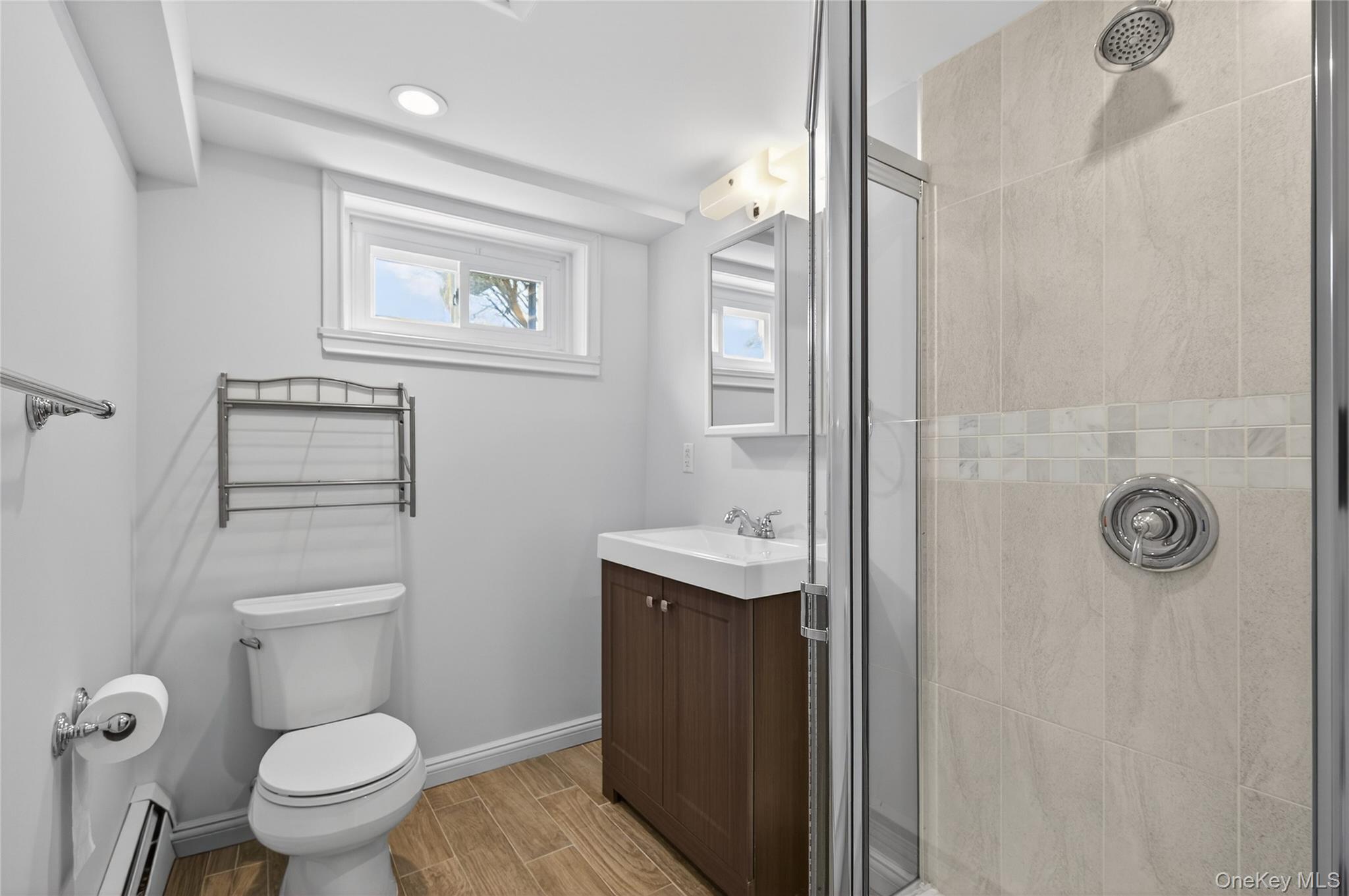  21 Roosevelt Drive, East Norwich, NY, 11732 - 物件實景