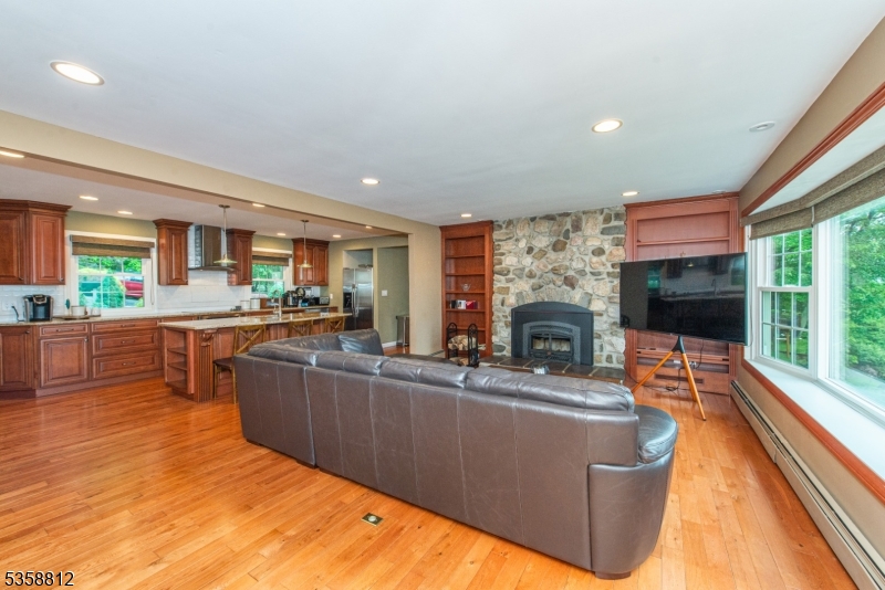 Sparta Twp., New Jersey, 07871, United States, 4 Bedrooms Bedrooms, ,3 BathroomsBathrooms,Residential,For Sale,1901474
