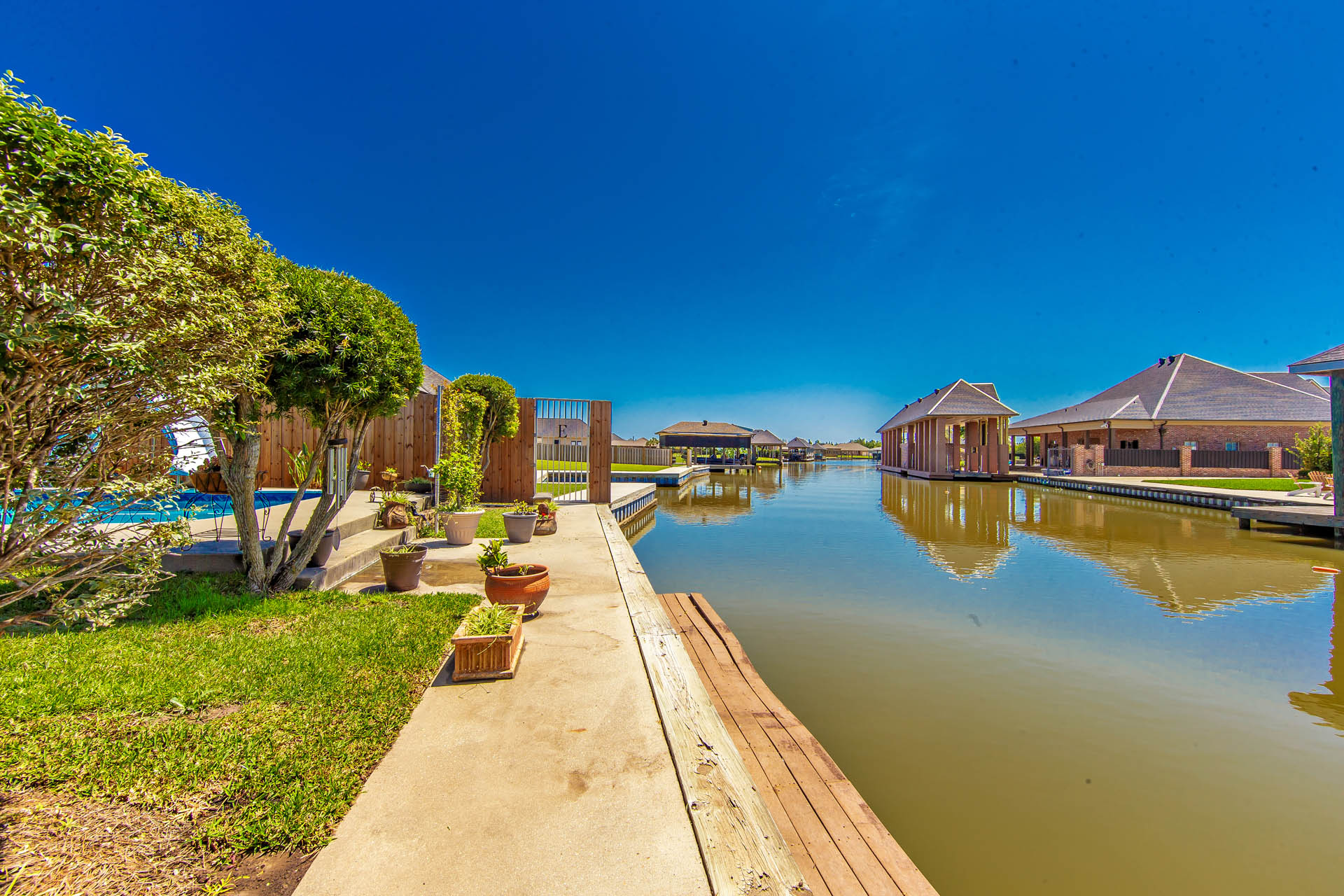 Houma, Louisiana, 70360, United States, 3 Bedrooms Bedrooms, ,4 BathroomsBathrooms,Residential,For Sale,1794394