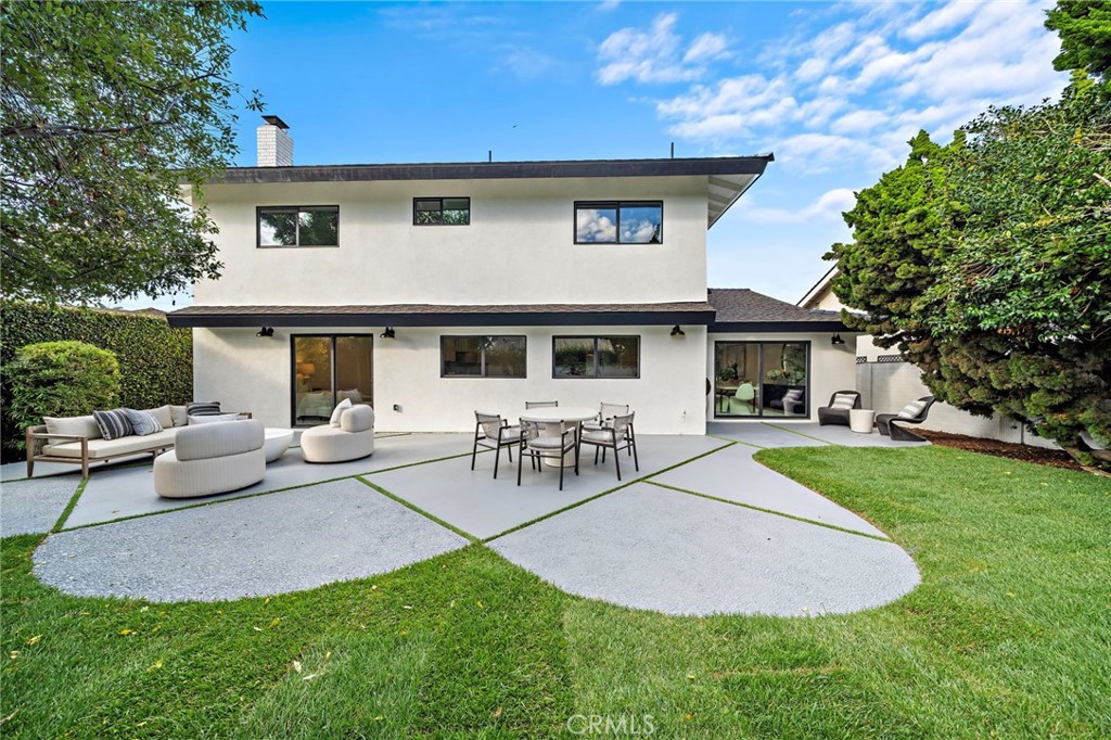 Huntington Beach, California, 92649, United States, 5 Bedrooms Bedrooms, ,4 BathroomsBathrooms,Residential,For Sale,1986485