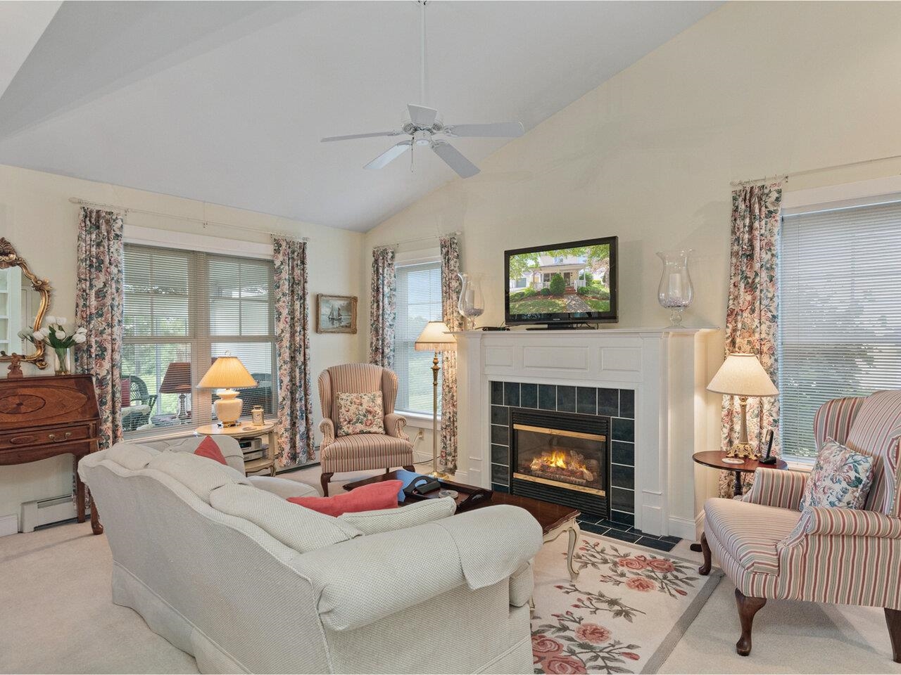 Williston, Vermont, 05495, United States, 2 Bedrooms Bedrooms, ,3 BathroomsBathrooms,Residential,For Sale,1901001