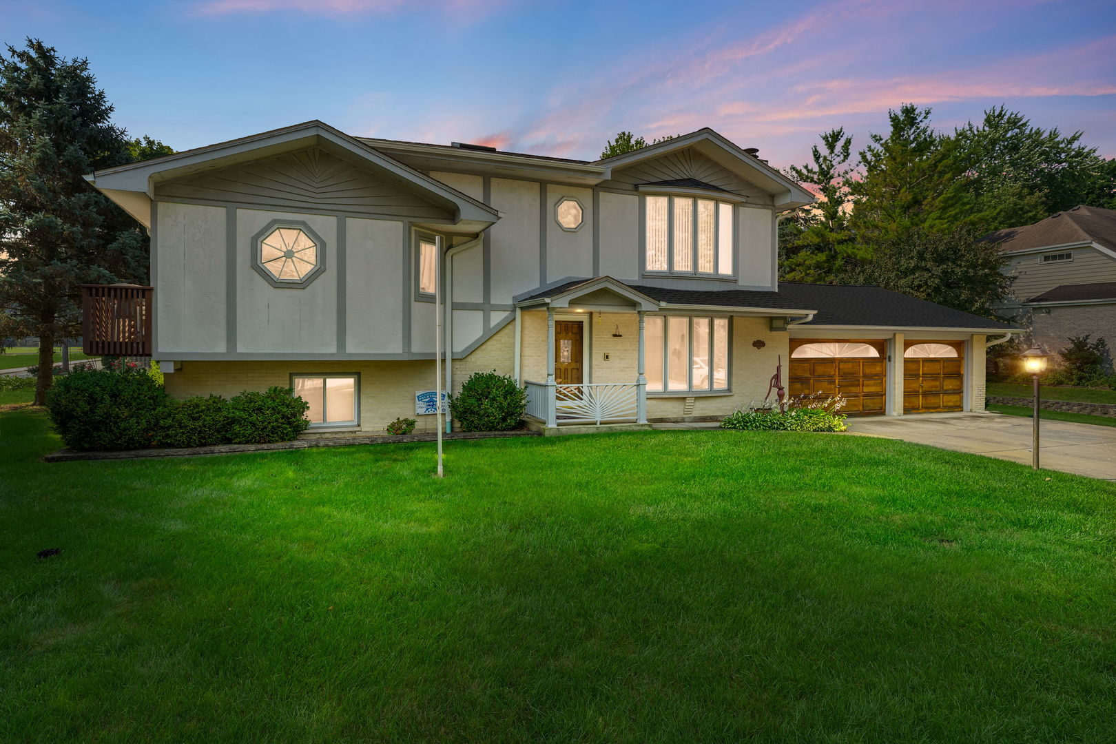 Palatine, Illinois, 60067, United States, 5 Bedrooms Bedrooms, ,3 BathroomsBathrooms,Residential,For Sale,1901159