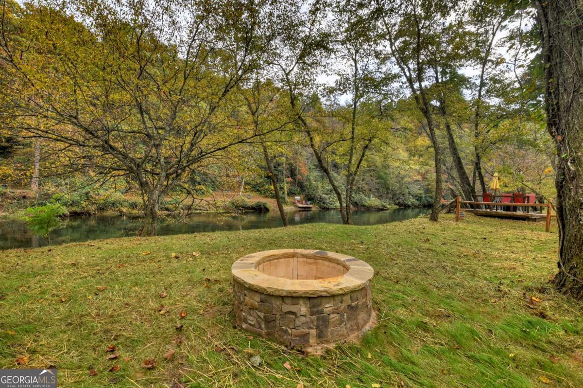 Mineral Bluff, Georgia, 30559, United States, 6 Bedrooms Bedrooms, ,3 BathroomsBathrooms,Residential,For Sale,1989738