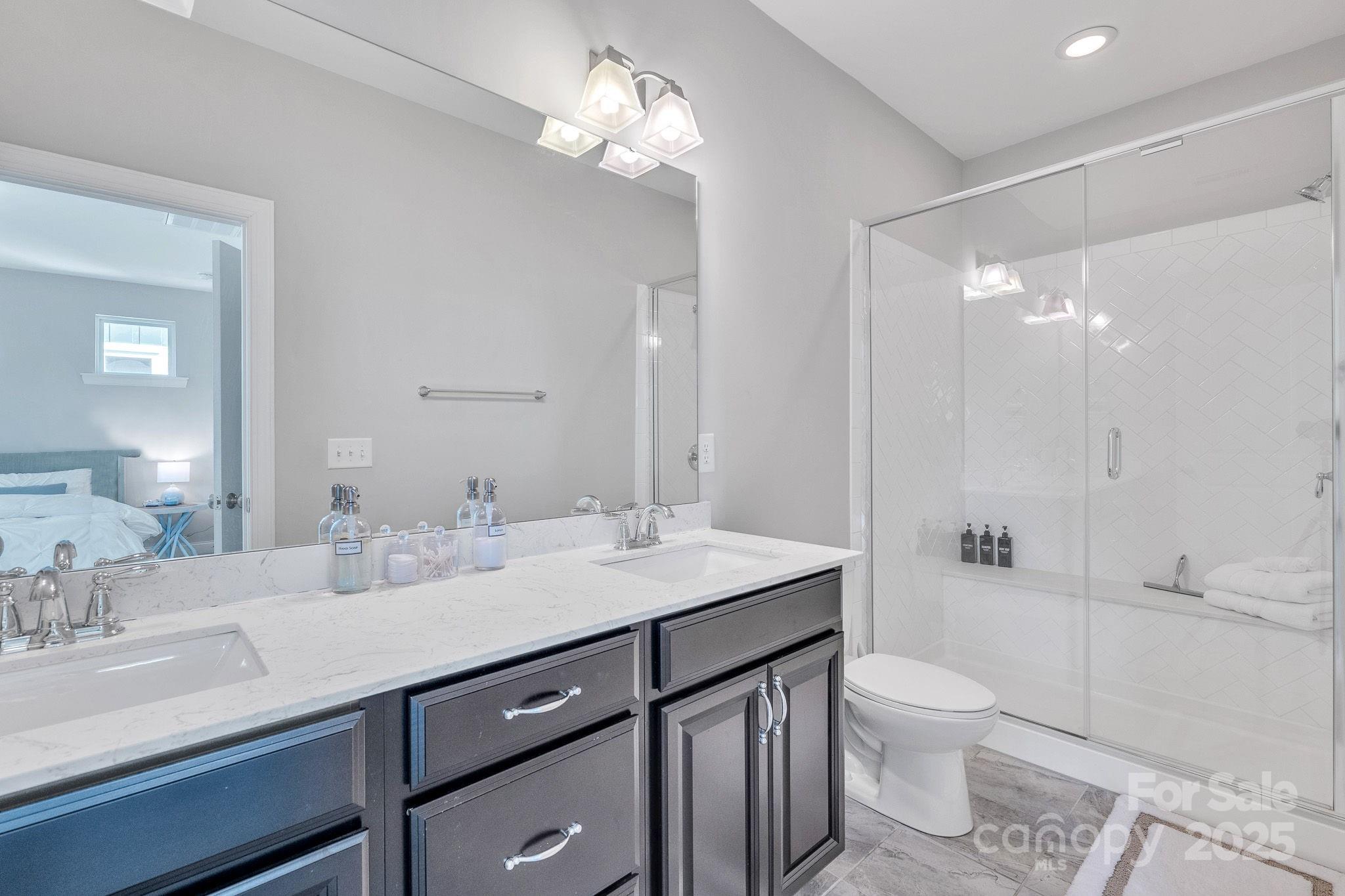 Charlotte, North Carolina, 28206, United States, 3 Bedrooms Bedrooms, ,4 BathroomsBathrooms,Residential,For Sale,1778034