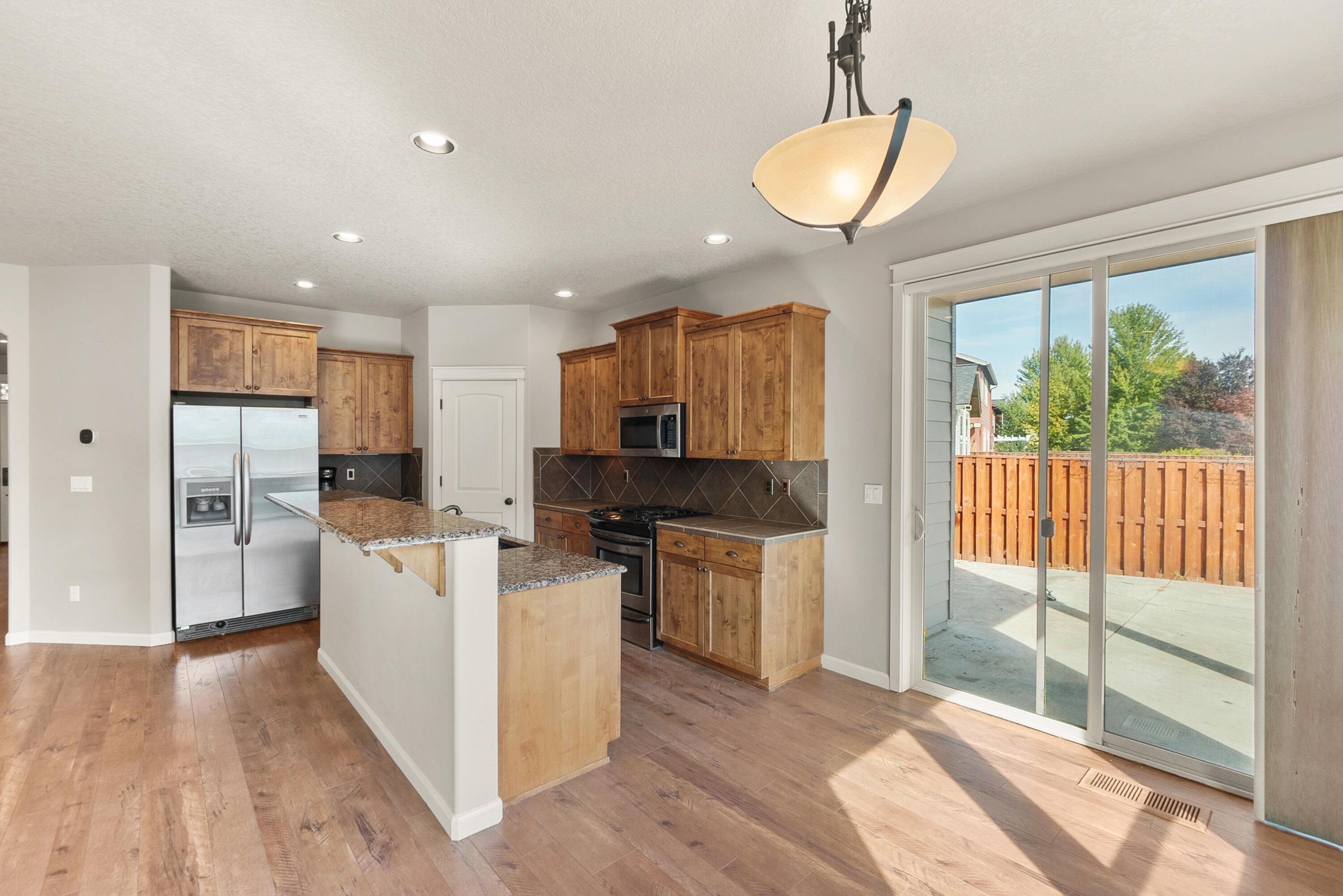 Redmond, Oregon, 97756, United States, 3 Bedrooms Bedrooms, ,3 BathroomsBathrooms,Residential,For Sale,1998180