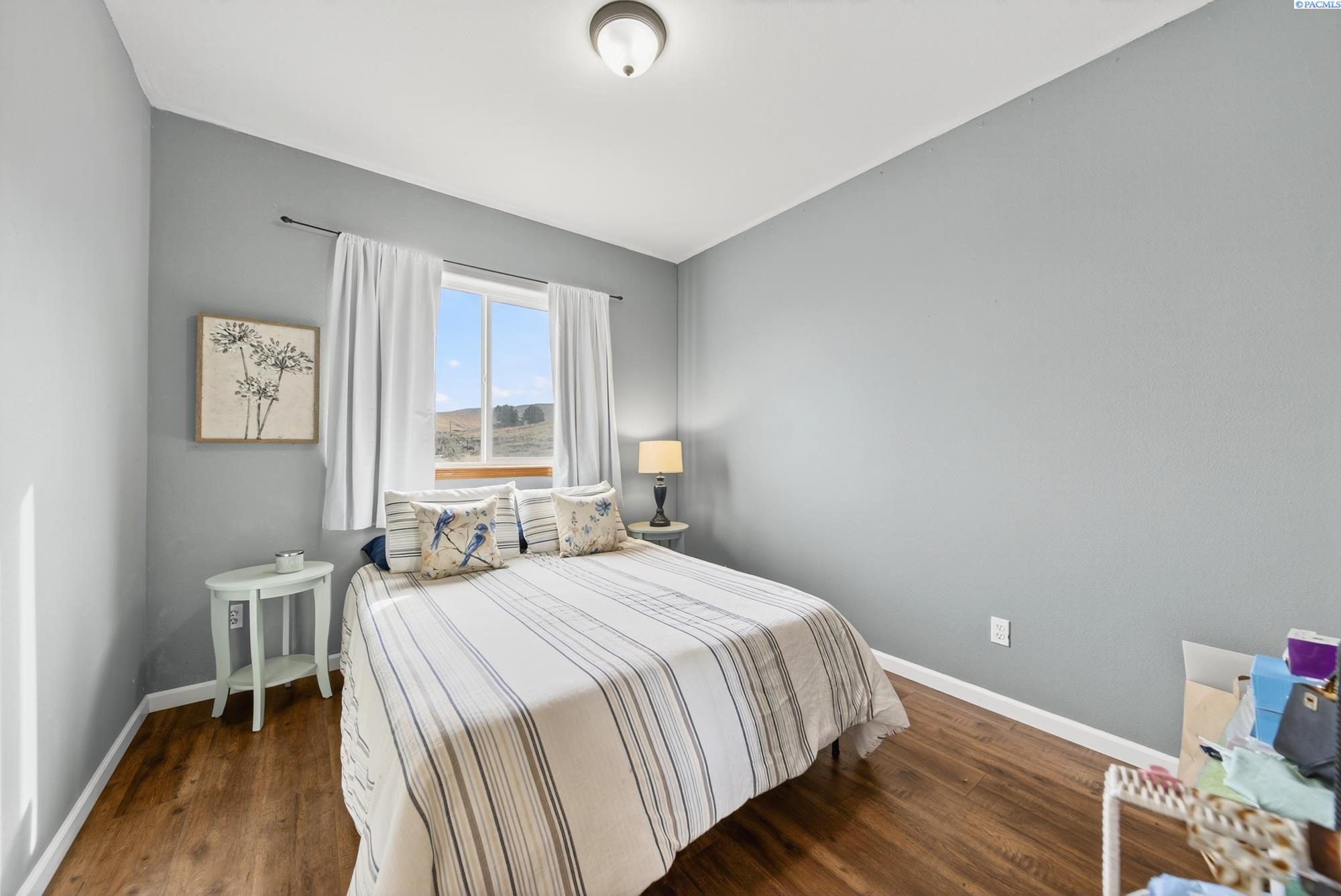 Prosser, Washington, 99350, United States, 3 Bedrooms Bedrooms, ,2 BathroomsBathrooms,Residential,For Sale,1964108