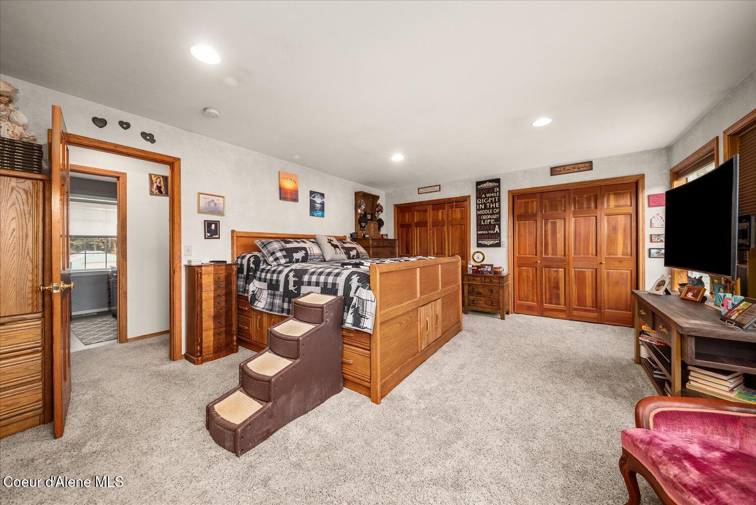 Metaline Falls, Washington, 99153, United States, 5 Bedrooms Bedrooms, ,3 BathroomsBathrooms,Residential,For Sale,1980097