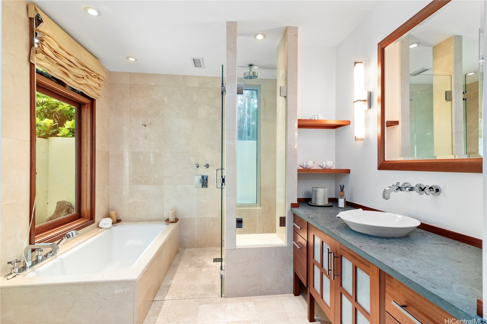 Honolulu, Hawaii, 96816, United States, 3 Bedrooms Bedrooms, ,3 BathroomsBathrooms,Residential,For Sale,1988153