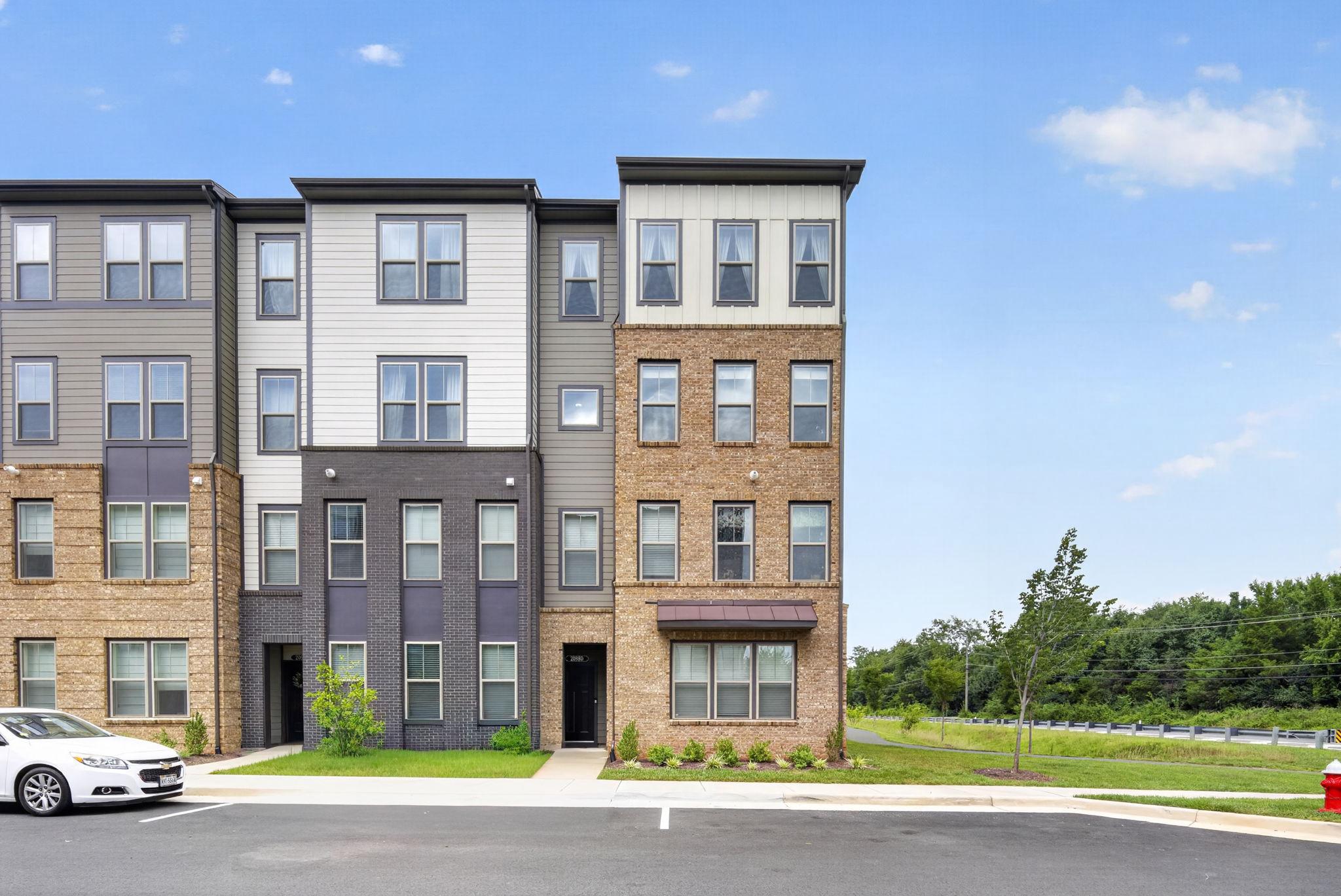  20980 Bluebird Square, Sterling, VA, 20165 - 物件實景