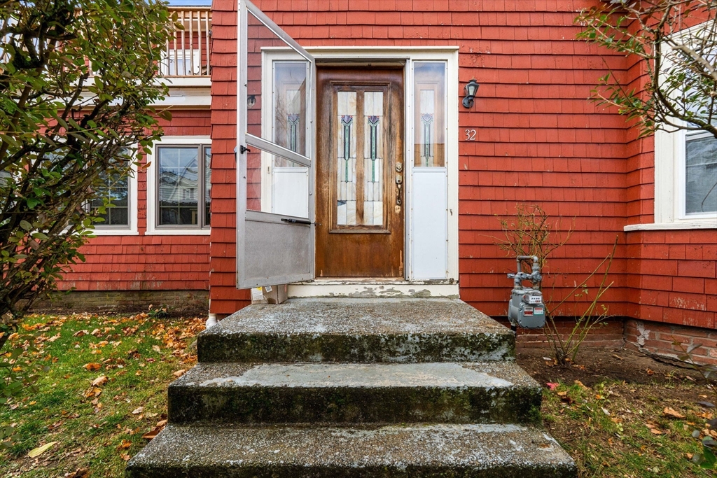 Marlborough, Massachusetts, 01752, United States, 4 Bedrooms Bedrooms, ,2 BathroomsBathrooms,Residential,For Sale,2001797