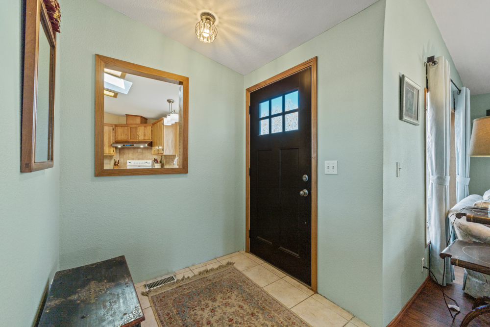 KLAMATH FALLS, Oregon, 97603, United States, 3 Bedrooms Bedrooms, ,2 BathroomsBathrooms,Residential,For Sale,1984310