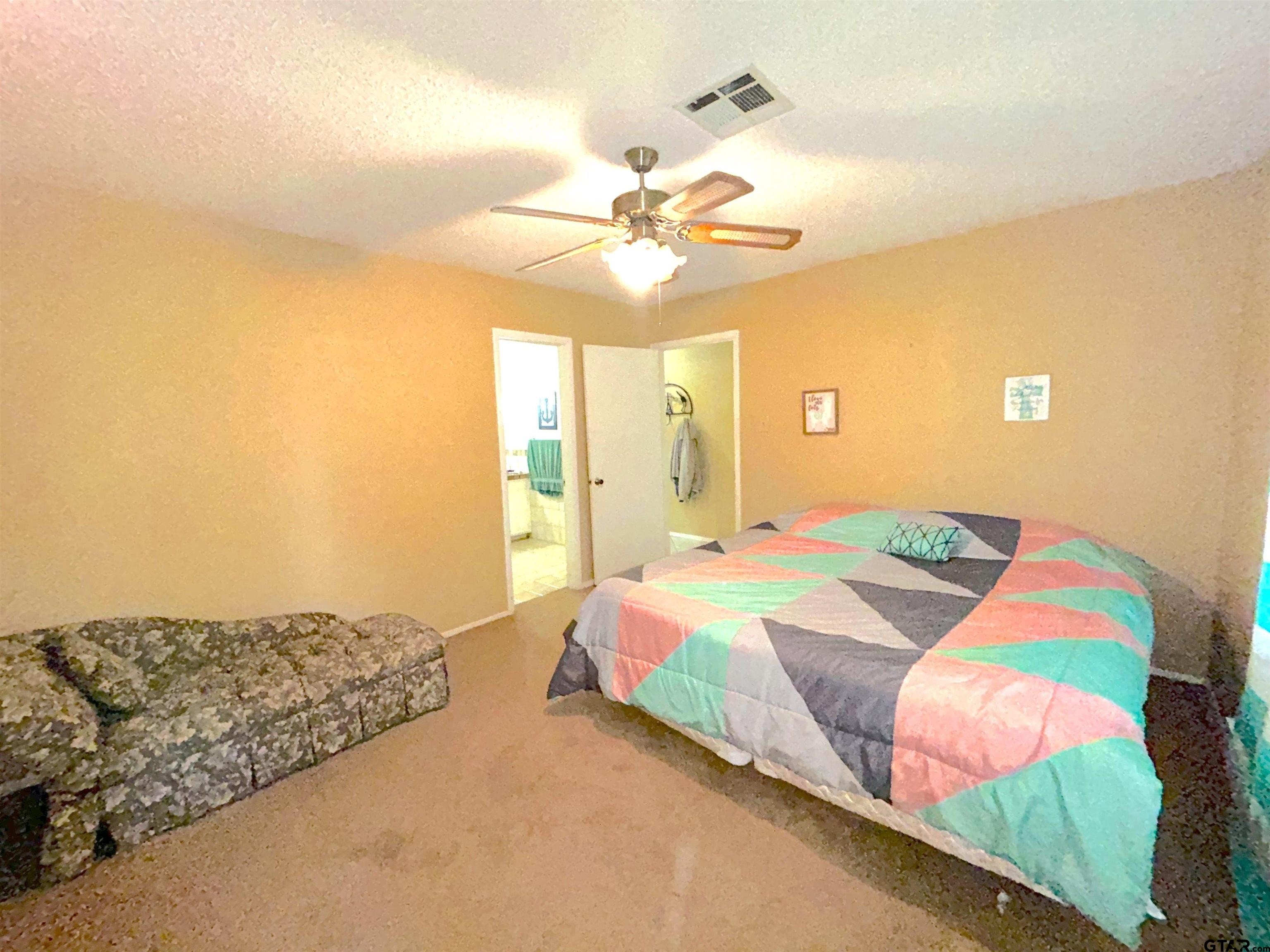 Frankston, Texas, 75763, United States, 3 Bedrooms Bedrooms, ,2 BathroomsBathrooms,Residential,For Sale,1924553