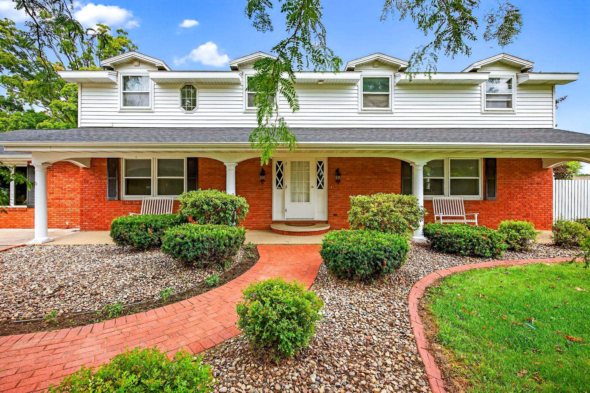 Hortonville, Wisconsin, 54944-9435, United States, 5 Bedrooms Bedrooms, ,4 BathroomsBathrooms,Residential,For Sale,1977478