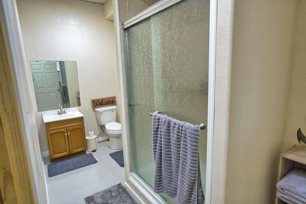 Brazoria, Texas, 77422, United States, 4 Bedrooms Bedrooms, ,3 BathroomsBathrooms,Residential,For Sale,1935189