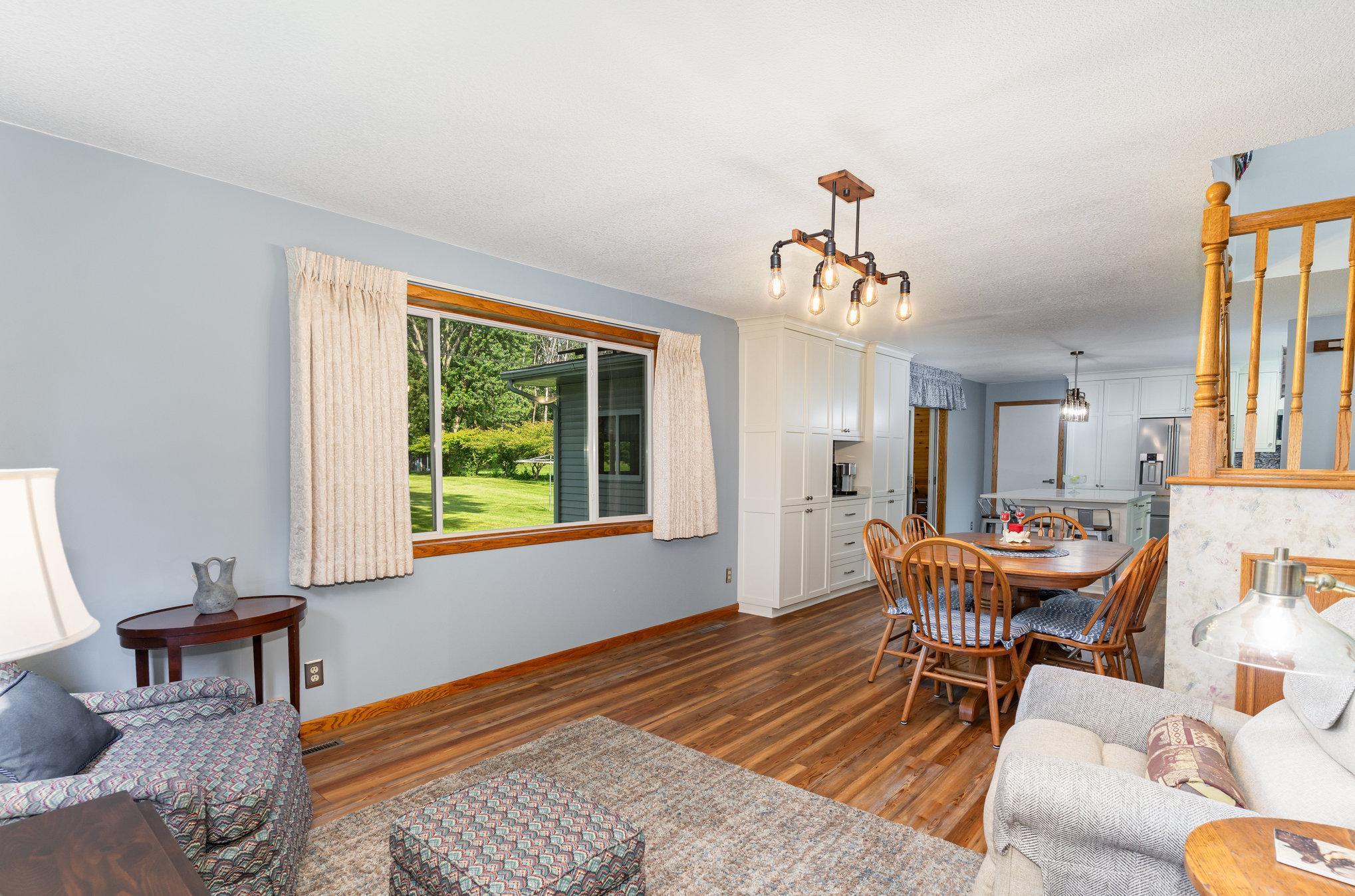 Lakeville, Minnesota, 55044, United States, 5 Bedrooms Bedrooms, ,1 BathroomBathrooms,Residential,For Sale,1989528