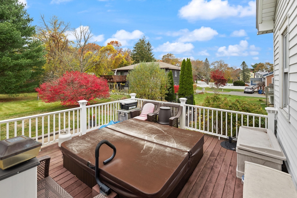 Salem, Massachusetts, 01970, United States, 3 Bedrooms Bedrooms, ,1 BathroomBathrooms,Residential,For Sale,1988229