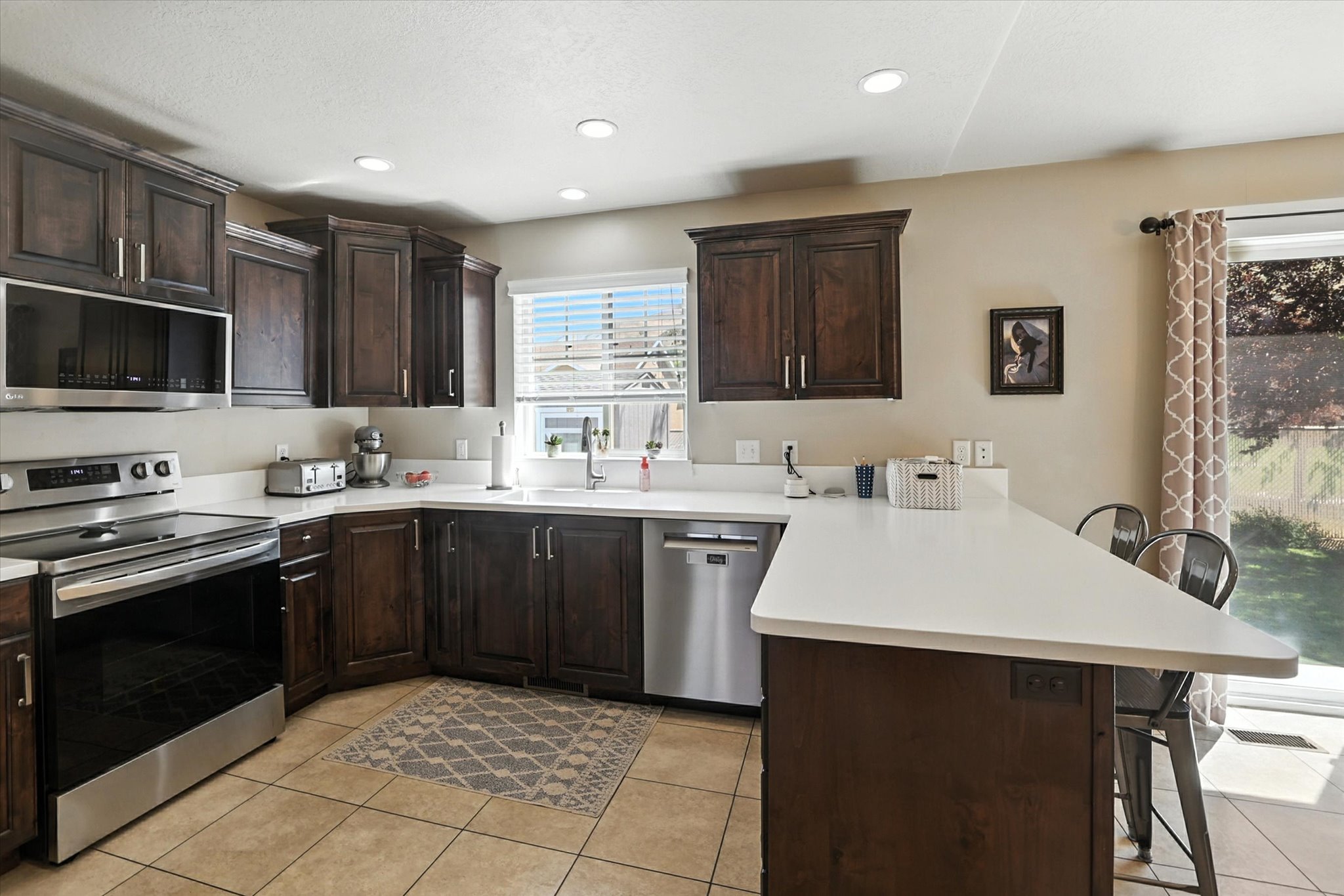 Perry, Utah, 84302, United States, 6 Bedrooms Bedrooms, ,3 BathroomsBathrooms,Residential,For Sale,1903790