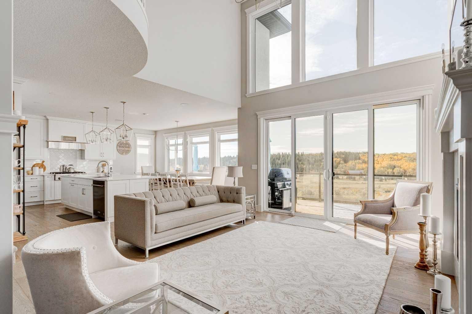 CALGARY, Alberta, T2X 2E1, CA, 4 Bedrooms Bedrooms, ,3 BathroomsBathrooms,Residential,For Sale,1987816