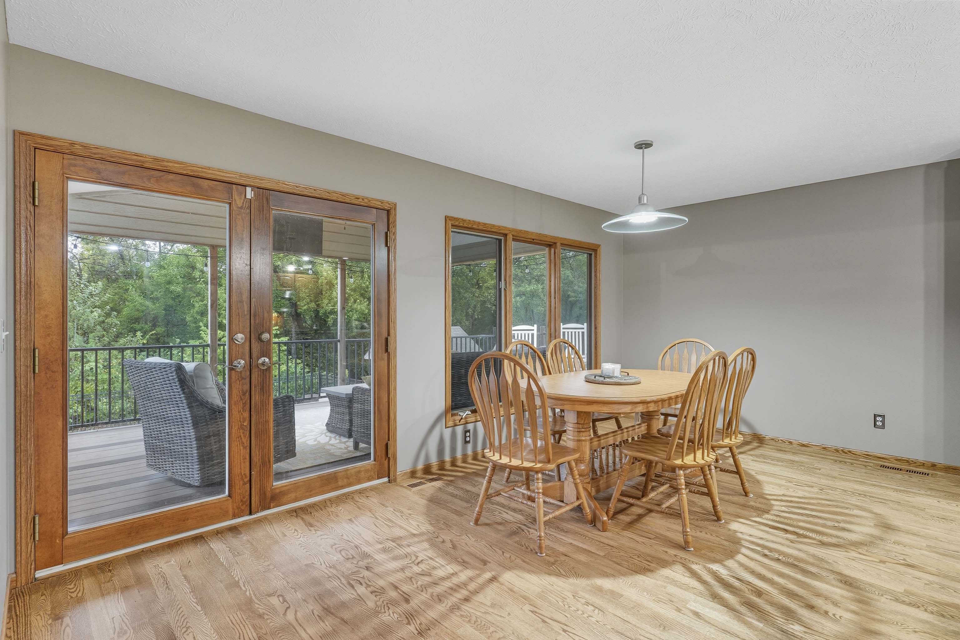 Manhattan, Kansas, 66502, United States, 5 Bedrooms Bedrooms, ,3 BathroomsBathrooms,Residential,For Sale,1960988