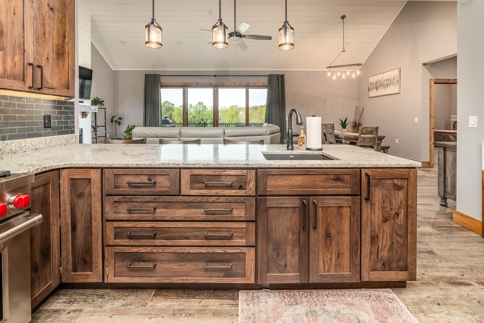 Carbondale, Illinois, 62902, United States, 3 Bedrooms Bedrooms, ,8 BathroomsBathrooms,Residential,For Sale,1986074