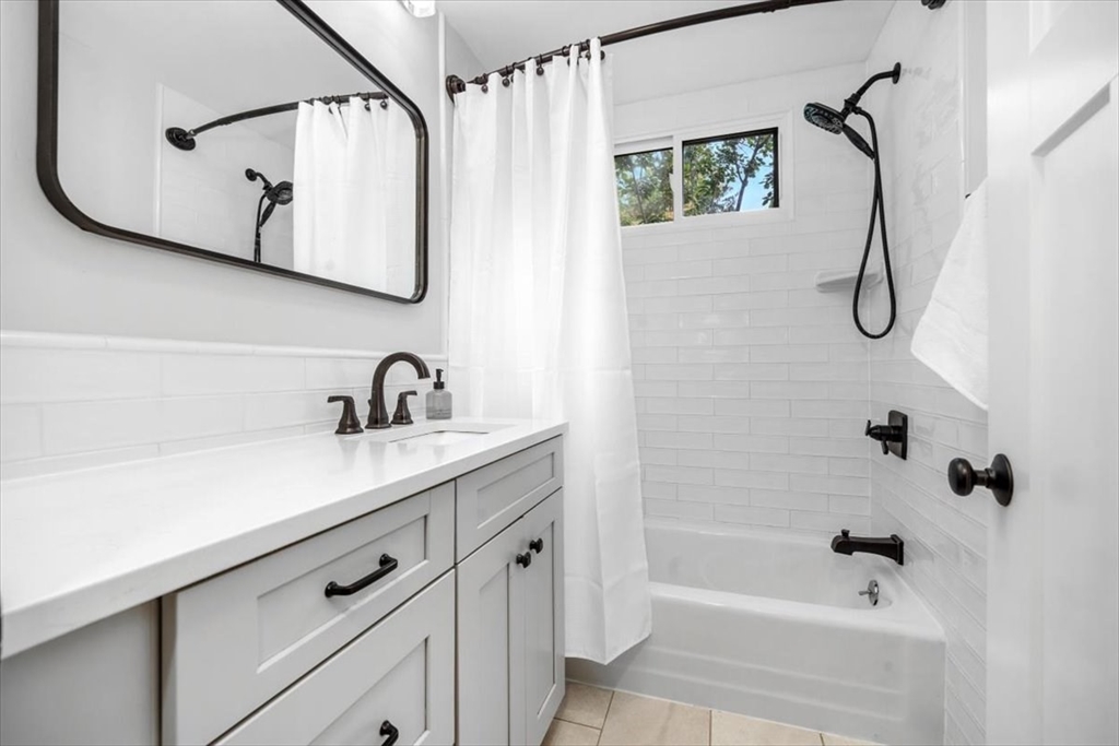 Norwell, Massachusetts, 02061, United States, 3 Bedrooms Bedrooms, ,2 BathroomsBathrooms,Residential,For Sale,1939151